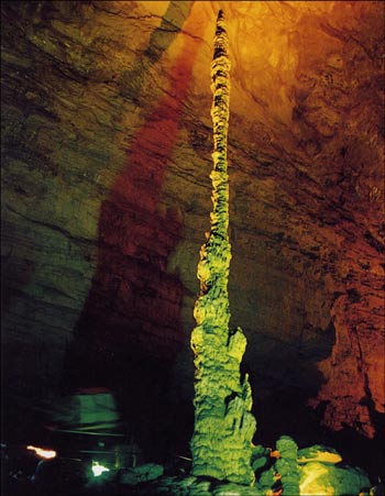 張家界國家森林公園、大峽谷、玻璃橋、鳳凰古城四日游